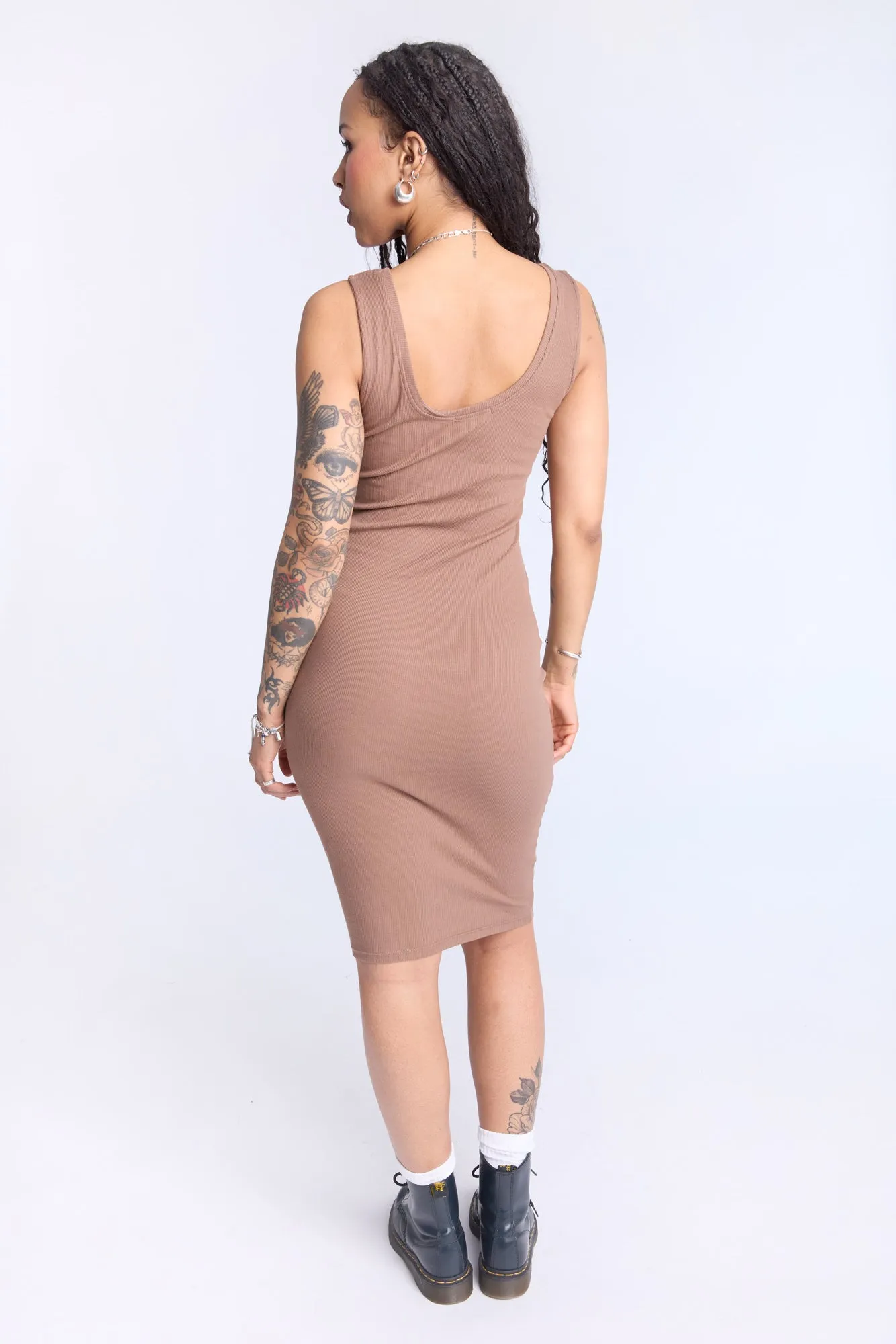 Robe moulante coupe midi