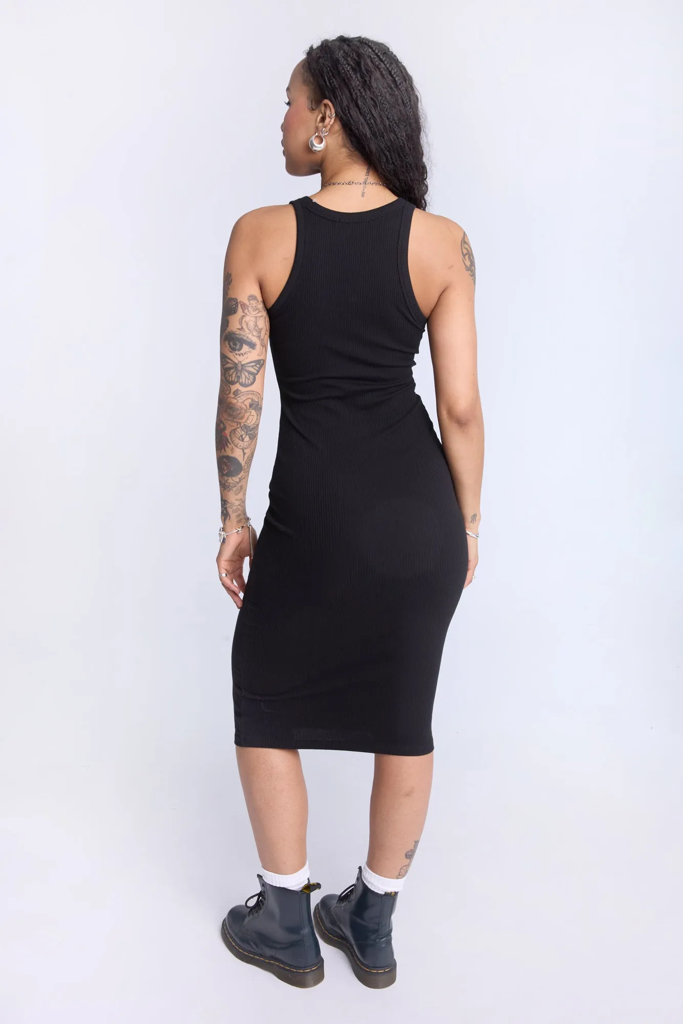 Robe moulante sans manches à coupe midi