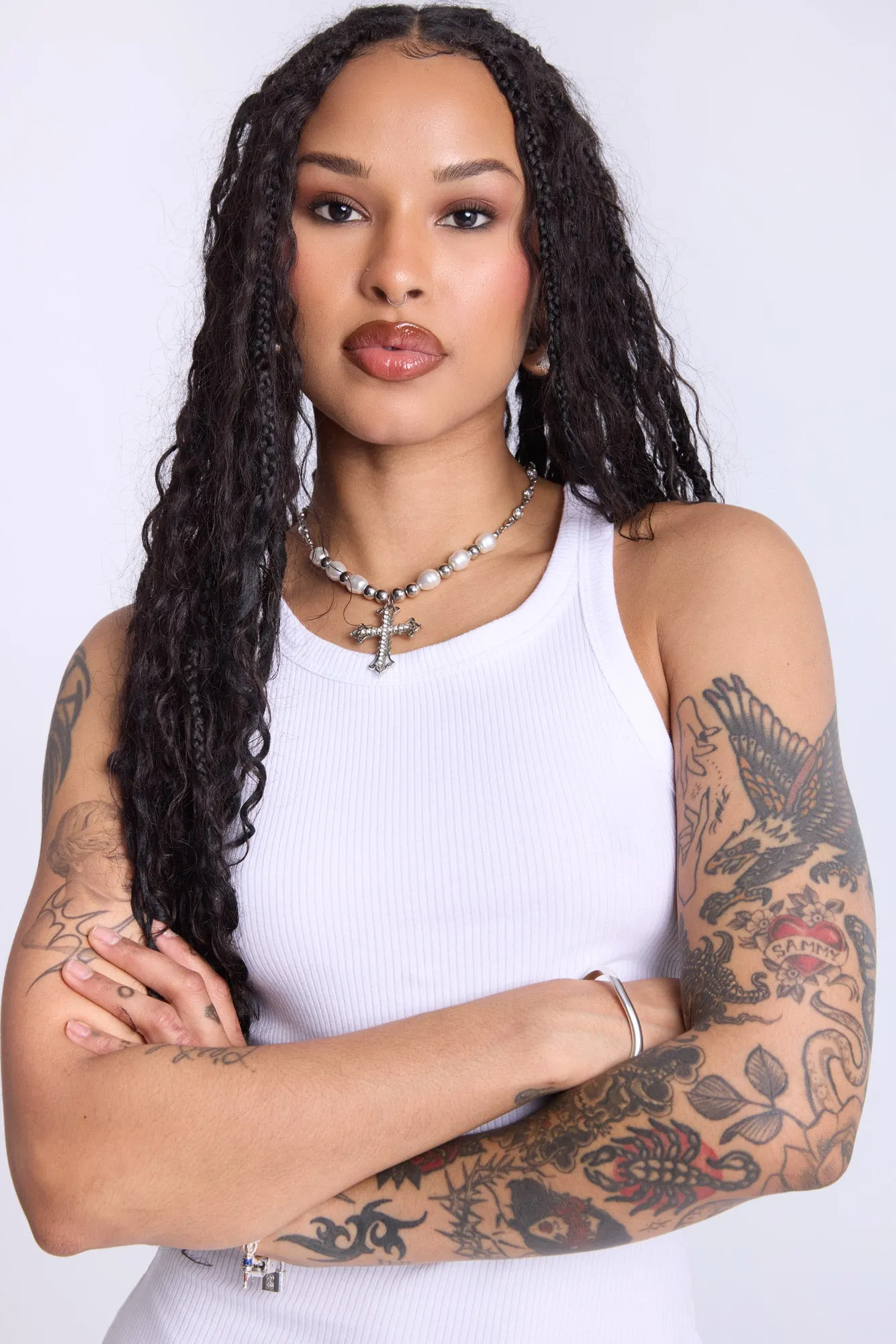 Robe moulante sans manches à coupe midi