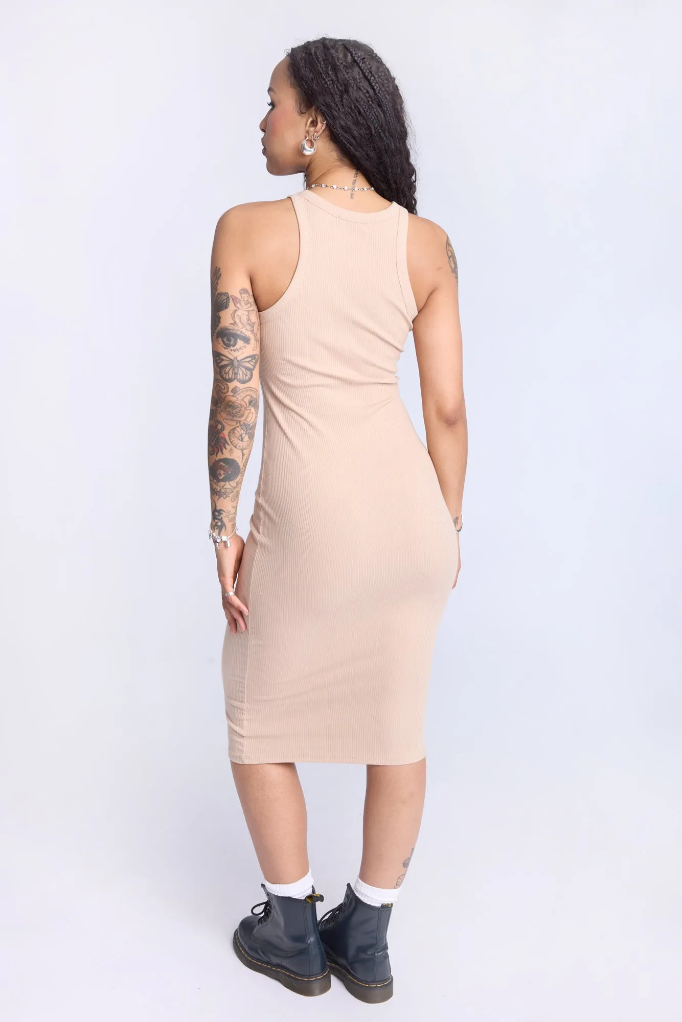 Robe moulante sans manches à coupe midi