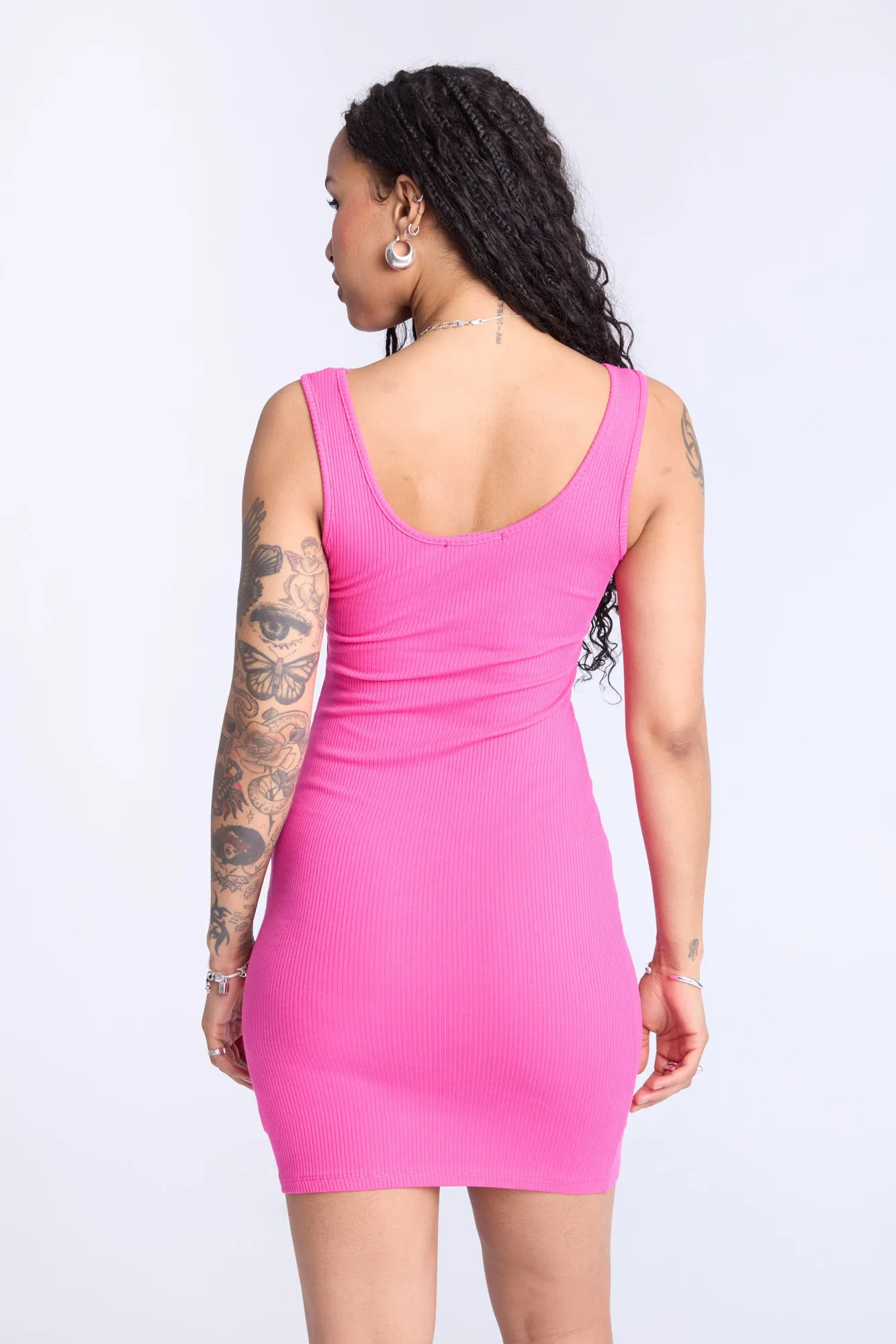 Robe moulante sans manches en tissu côtelé
