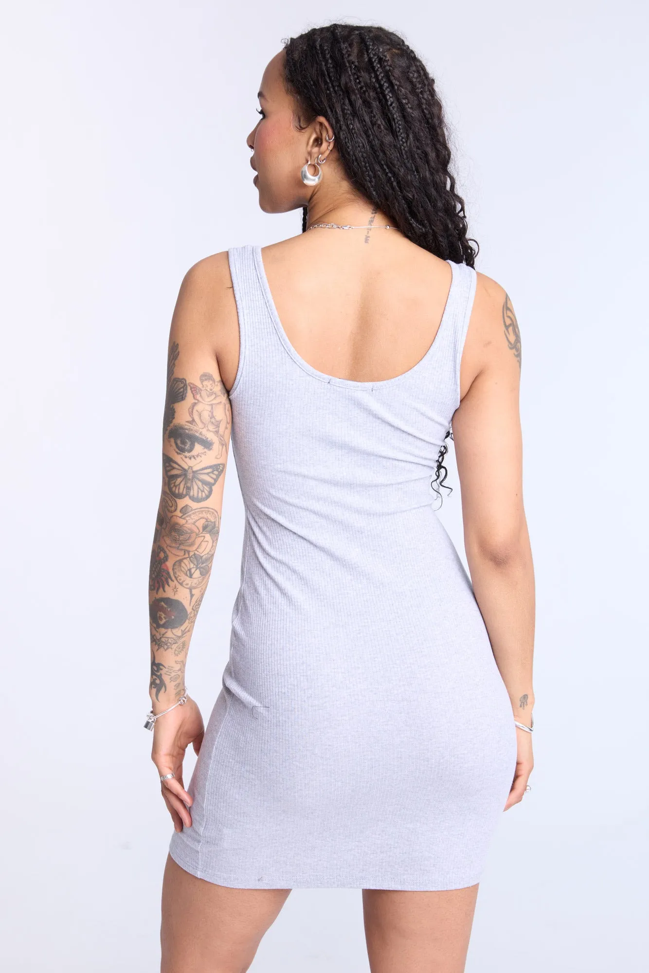 Robe moulante sans manches en tissu côtelé