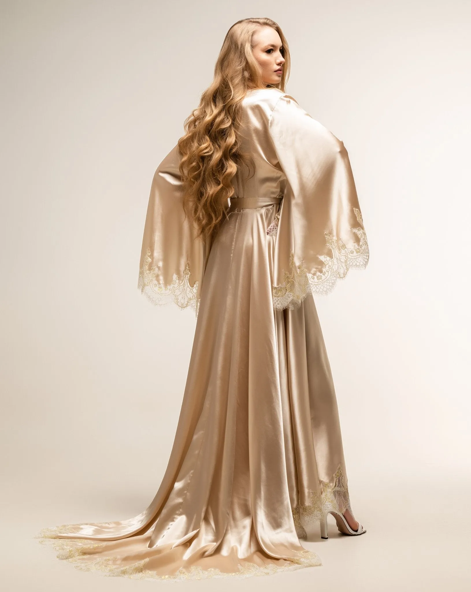 Luxurious Royal Mirage Old Hollywood Robe